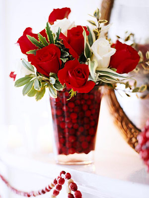 красная роза в стакане