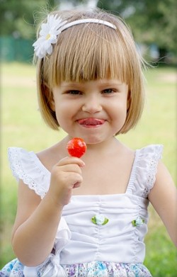 Чем объясняется любовь детей к сладкому?